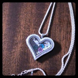 Origami Owl necklace (locket, jewels & chain) 💎